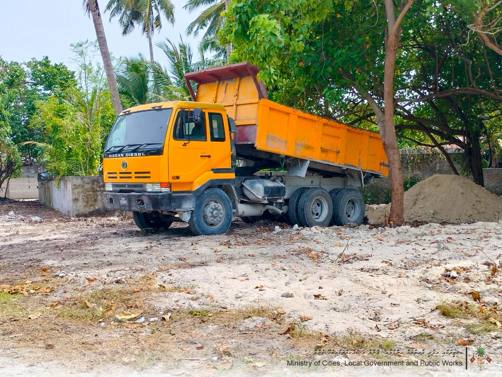 photo for ކުޅުދުއްފުށީ ސިޓީ ކައުންސިލުން ސާފުކުރަމުންދާ ސަރަޙައްދުތައް ލެވެލްކުރުމަށް